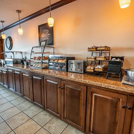 Christopher Inn And Suites-2