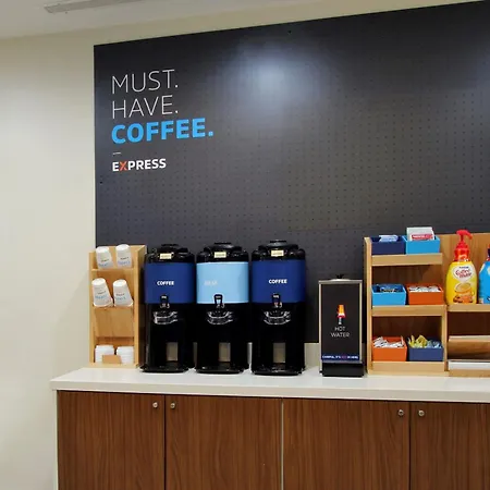 Holiday Inn Express & Suites Pittsburgh North Shore By Ihg-3