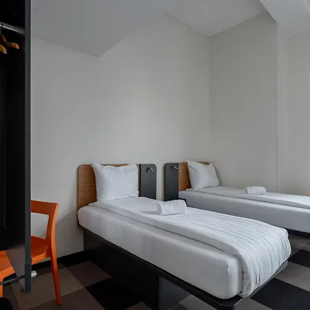 Easyhotel Maastricht City Centre-3