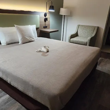 Econo Lodge-3