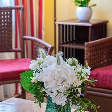 Kipling Manotel-2