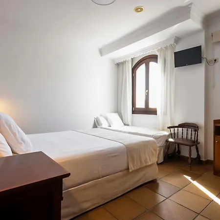 Hostal La Muralla-2