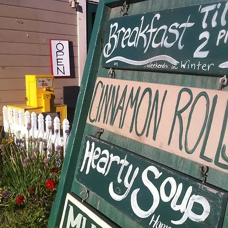 Talkeetna Roadhouse-3