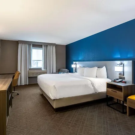 Comfort Inn & Suites Fremont-3