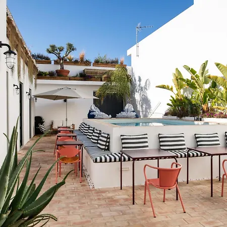 Casa Rosa Villa With Pool In Olhao Centre-2