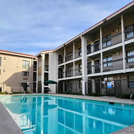 La Quinta Inn By Wyndham Fresno Yosemite-2
