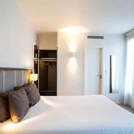 Hotel De Flore - Montmartre-3