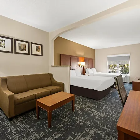 Comfort Suites Kansas City-Liberty-3