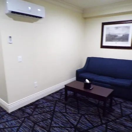 Niagara Crossing Hotel And Spa-2