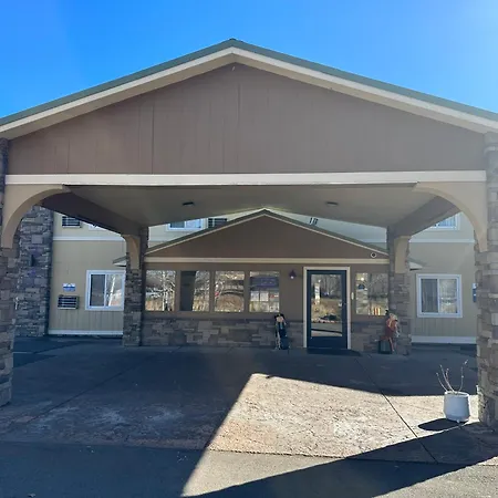Days Inn & Suites By Wyndham Gunnison-2