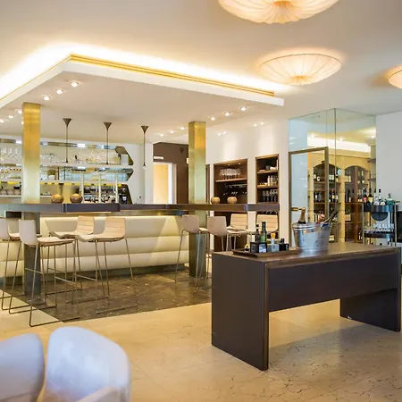 Iris Porsche Hotel & Restaurant-2