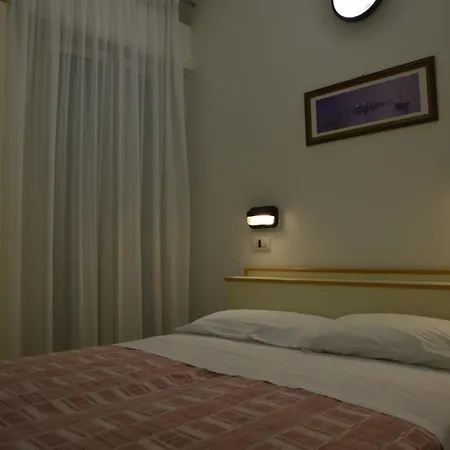 Hotel Vienna-2