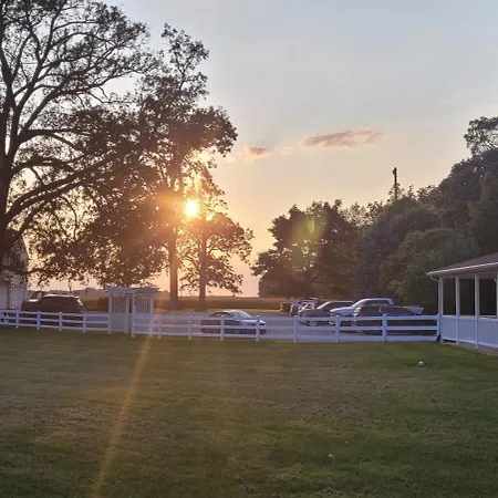 Hideaway Country Inn-3