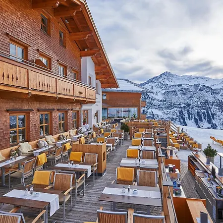Hotel Mohnenfluh-3