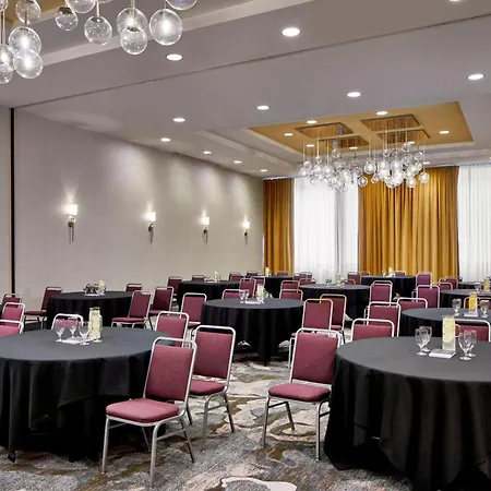 Courtyard By Marriott Portland City Center-3