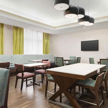 Hampton Inn Quakertown-3