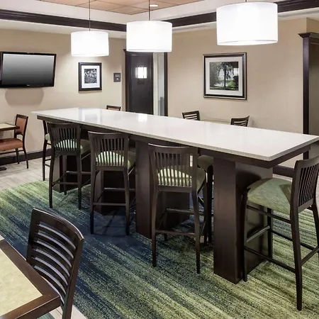 Hampton Inn & Suites Gainesville Downtown-3