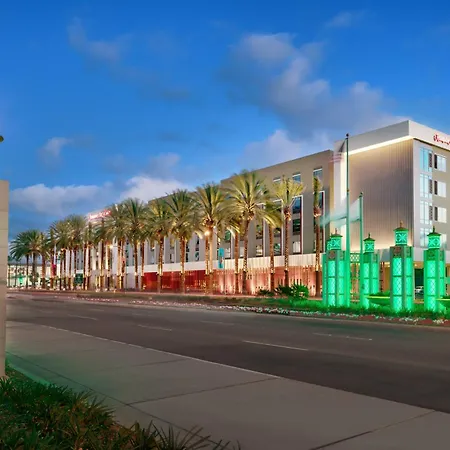 Hampton Inn & Suites Anaheim Resort Convention Center-2