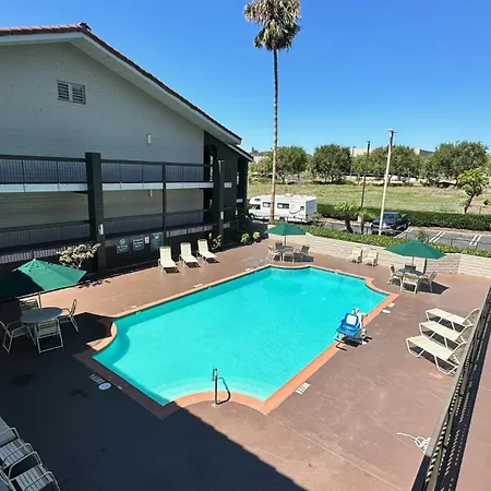 Days Inn By Wyndham San Diego Vista-3