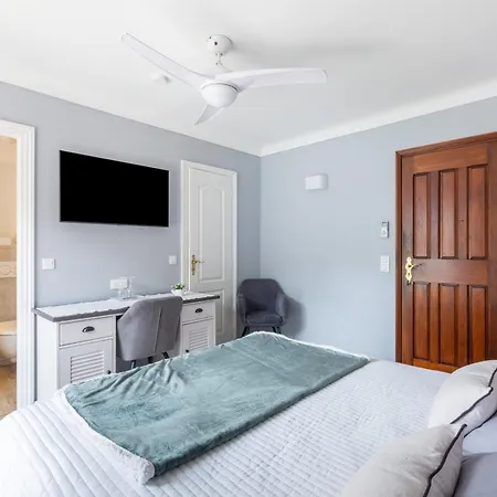Chambres D'Hotes Les Amandiers-2