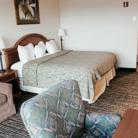 Hotel Topeka At City Center-2