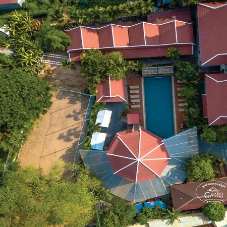 Garden Village Guesthouse & Pool Bar-3
