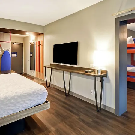Tru By Hilton Pigeon Forge-3