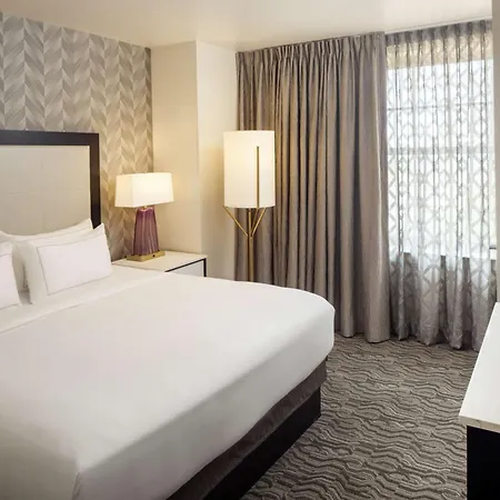 Doubletree Suites By Hilton Hotel Detroit Downtown - Fort Shelby-3