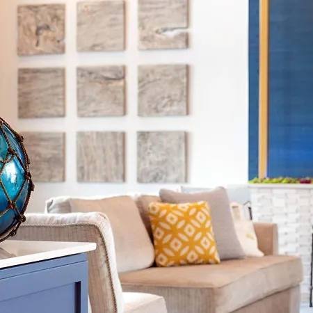 Fenwick Shores, Tapestry Collection By Hilton-3