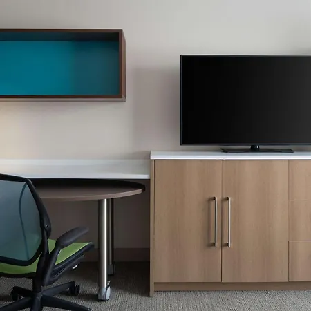 Home2 Suites By Hilton Des Moines At Drake University-3