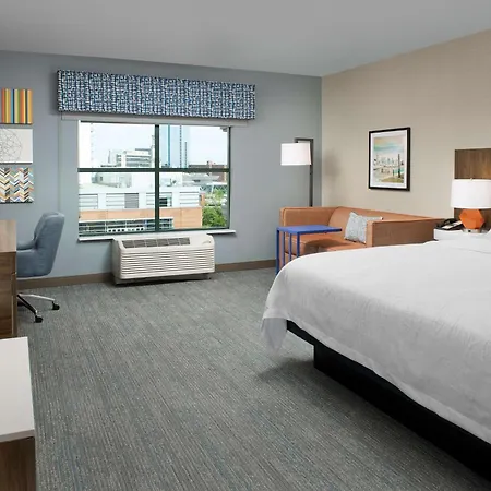 Hampton Inn Baltimore-Downtown-Convention Center-3