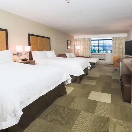 Hampton Inn & Suites Camarillo-2