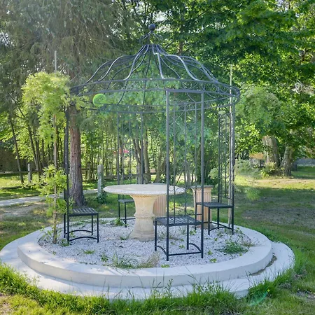 Le Petit Château de Barbizon au Bois du Mée-2