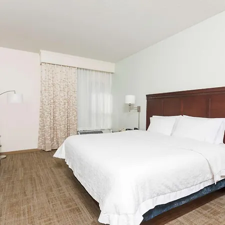 Hampton Inn East Lansing-3