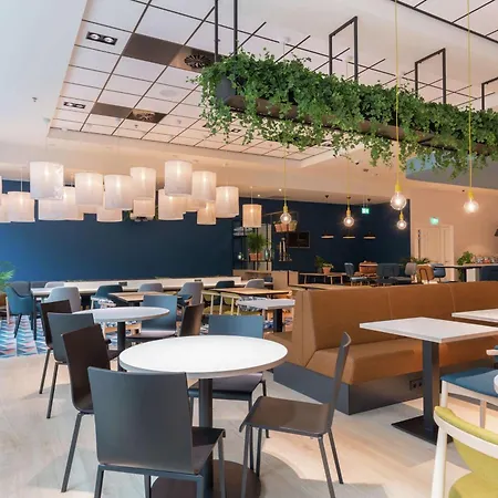 Hampton By Hilton Utrecht Centraal Station-3