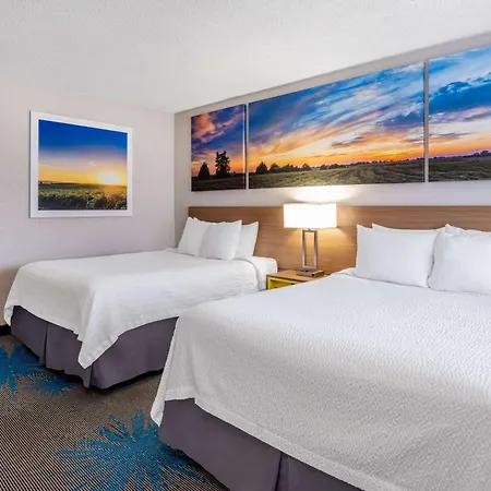 Days Inn By Wyndham Sioux Falls Airport-3