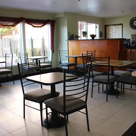 Rodeway Inn & Suites Hayward - Oakland South-3