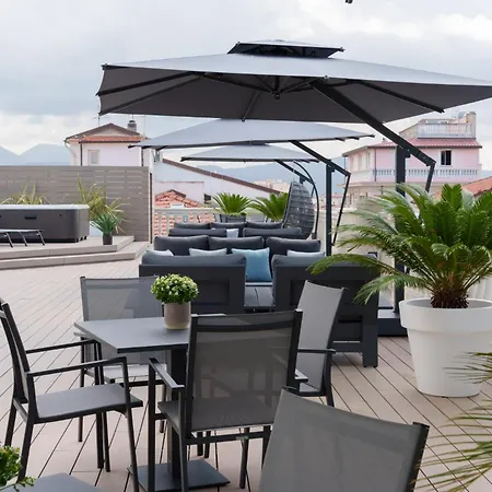 VI Suites-2