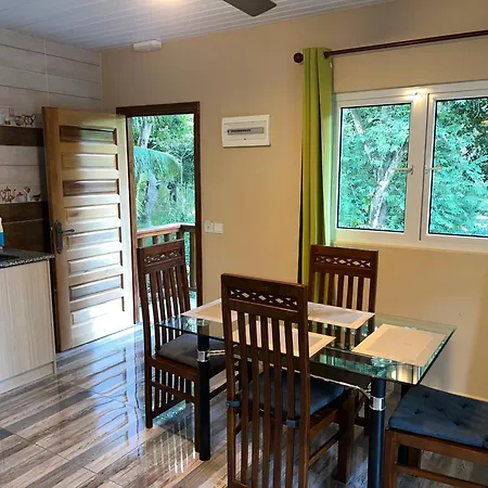 Chloe'S Cottage Self-Catering-2