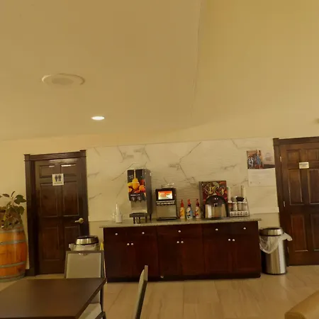 Super 8 By Wyndham Ocean Springs Biloxi-2