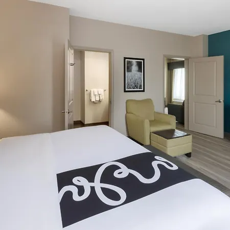La Quinta Inn & Suites By Wyndham Durant-3