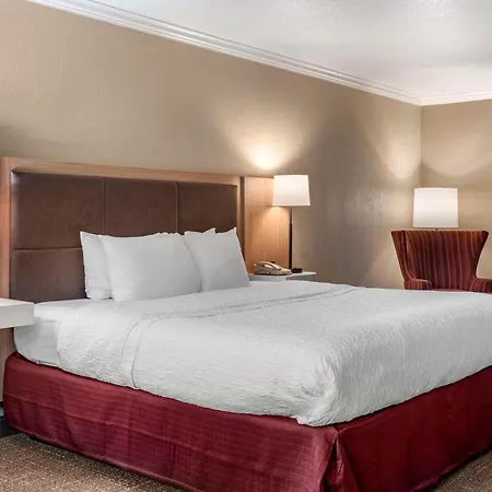 Hampton Inn Ukiah-2