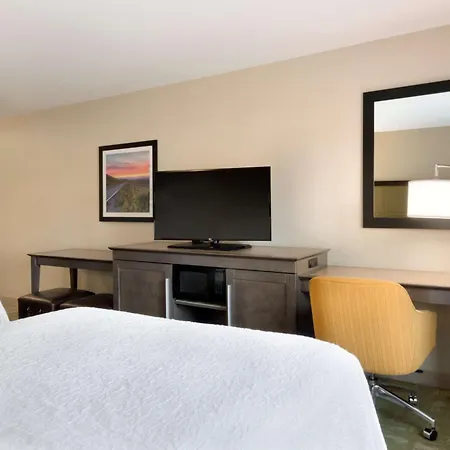 Hampton Inn Gillette-2