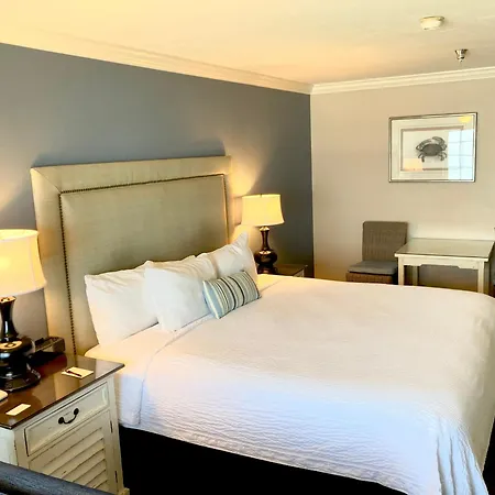 Sand Pebbles Inn-3