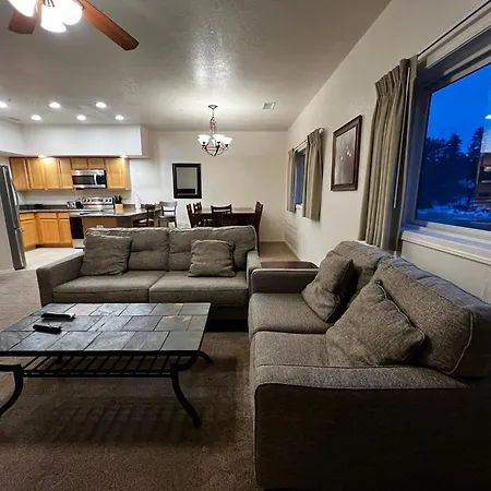 Canyon Plaza Premier Studios And Apts-South Rim-2