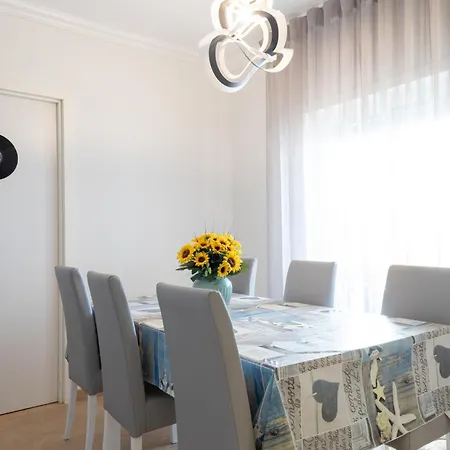 Vinyl Flat Bed & Breakfast - Rooms-3