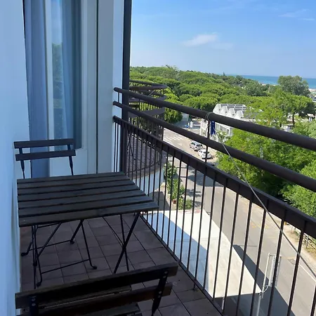 X Hotel-3