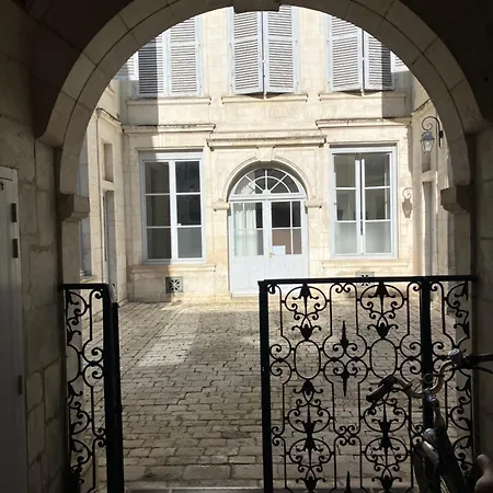 Chambre dans Hôtel Particulier 18e siècle Hyper Centre La Rochelle-2