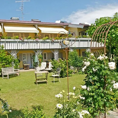 Landhotel Herzberger garni Zimmer&Ferienwohnungen-2
