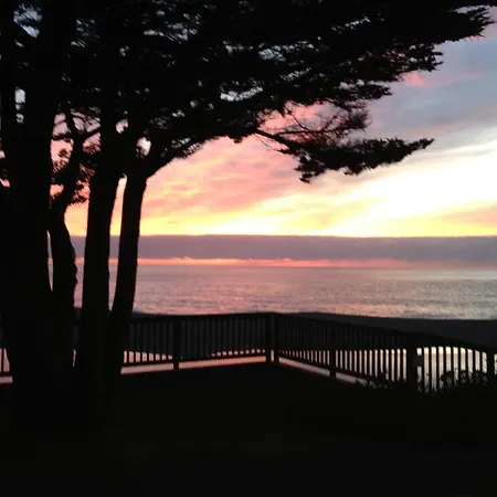 Gualala Surf Inn On The Ocean Bluff-2